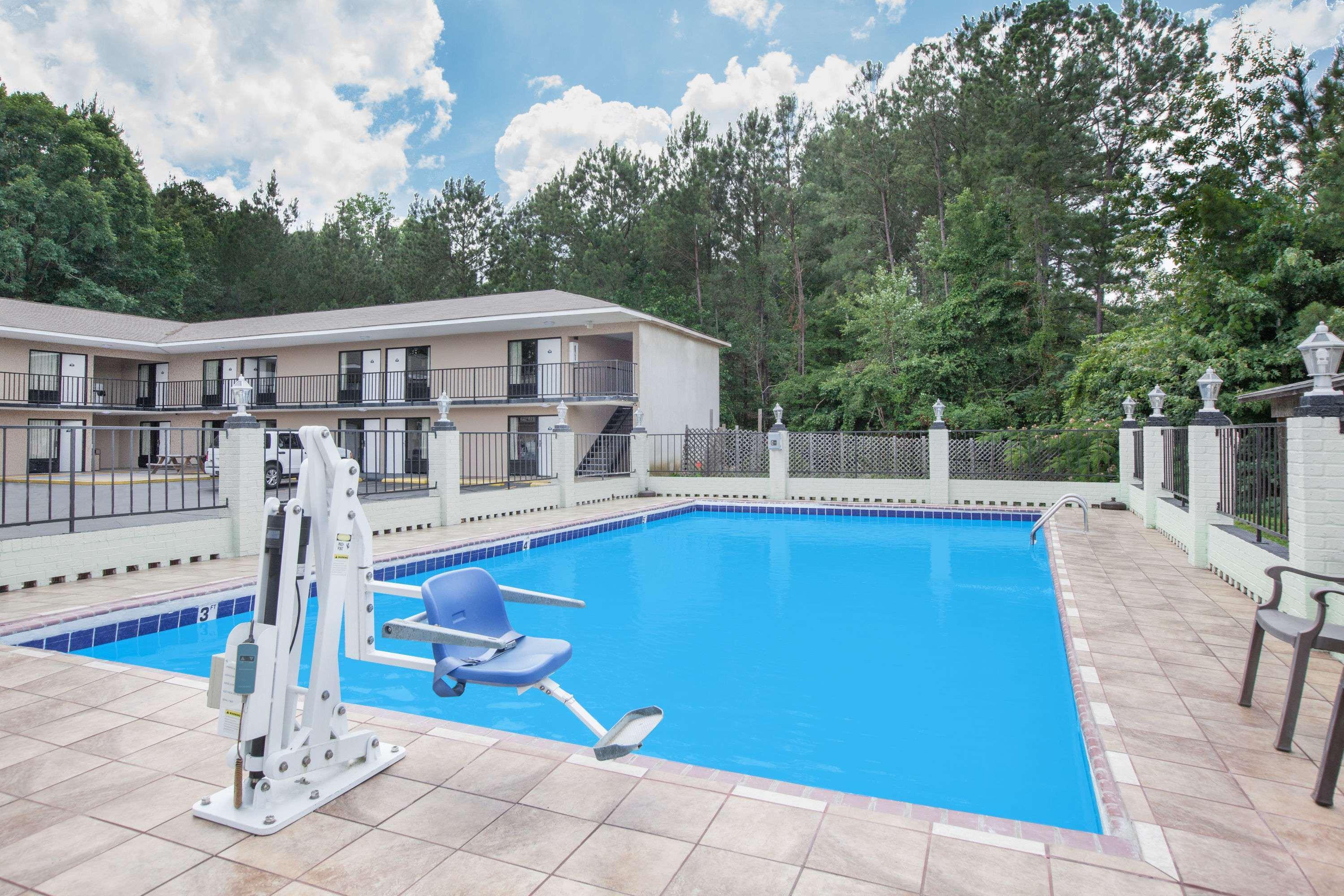 Days Inn By Wyndham Newton Ms I-20 Eksteriør bilde