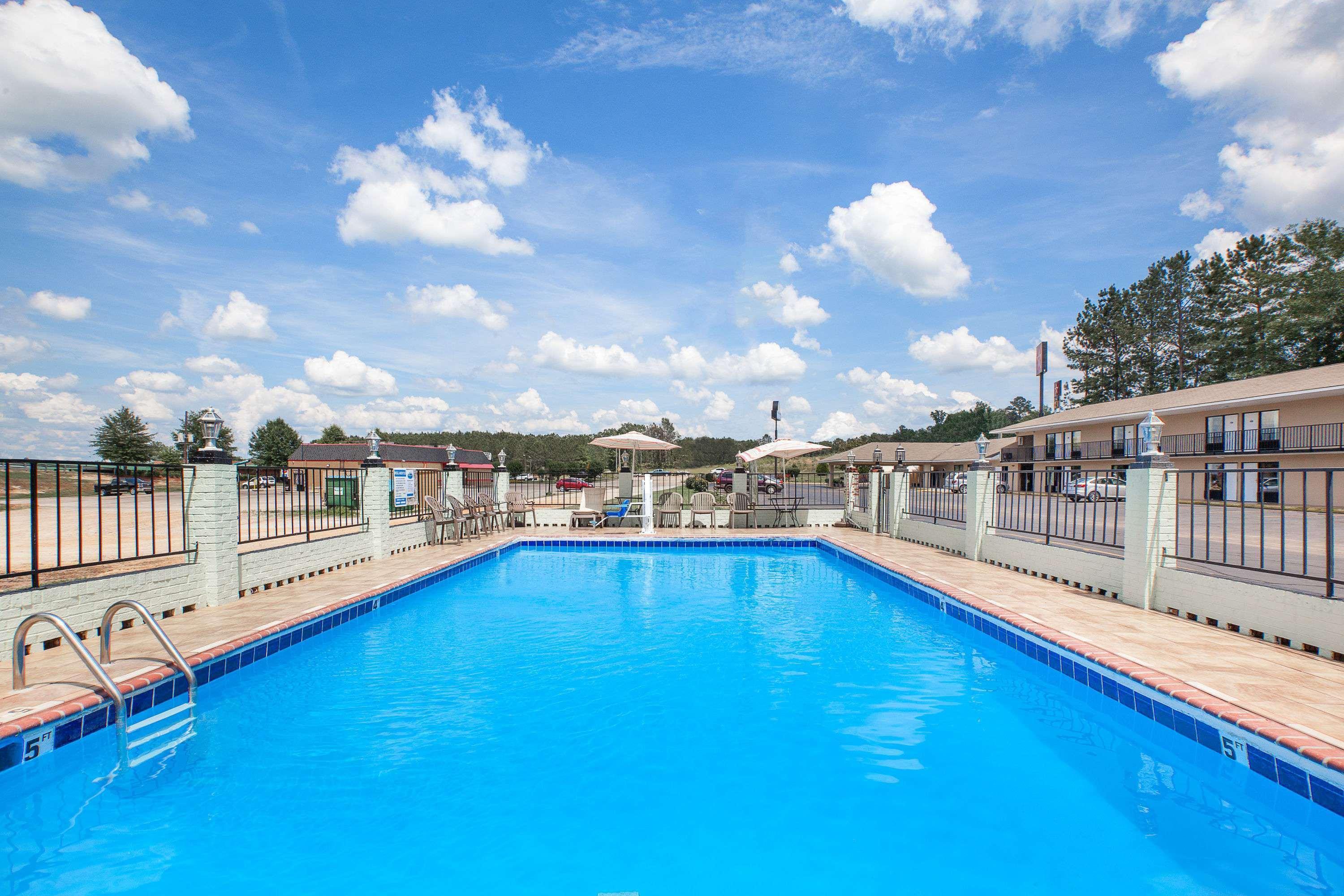 Days Inn By Wyndham Newton Ms I-20 Eksteriør bilde